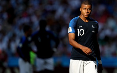 尊皇国际热议-特罗萨德点球绝平后脱衣狂奔